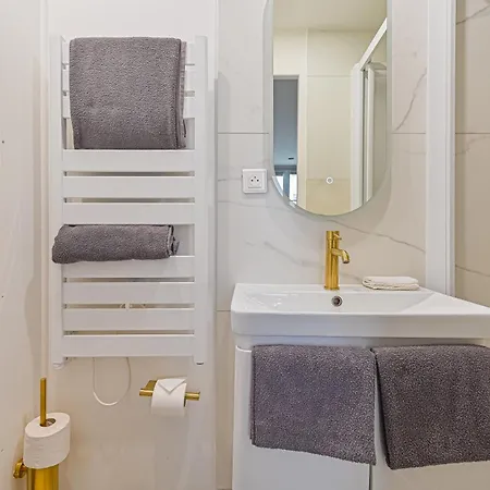 Cosy Champs Elysee Apartament